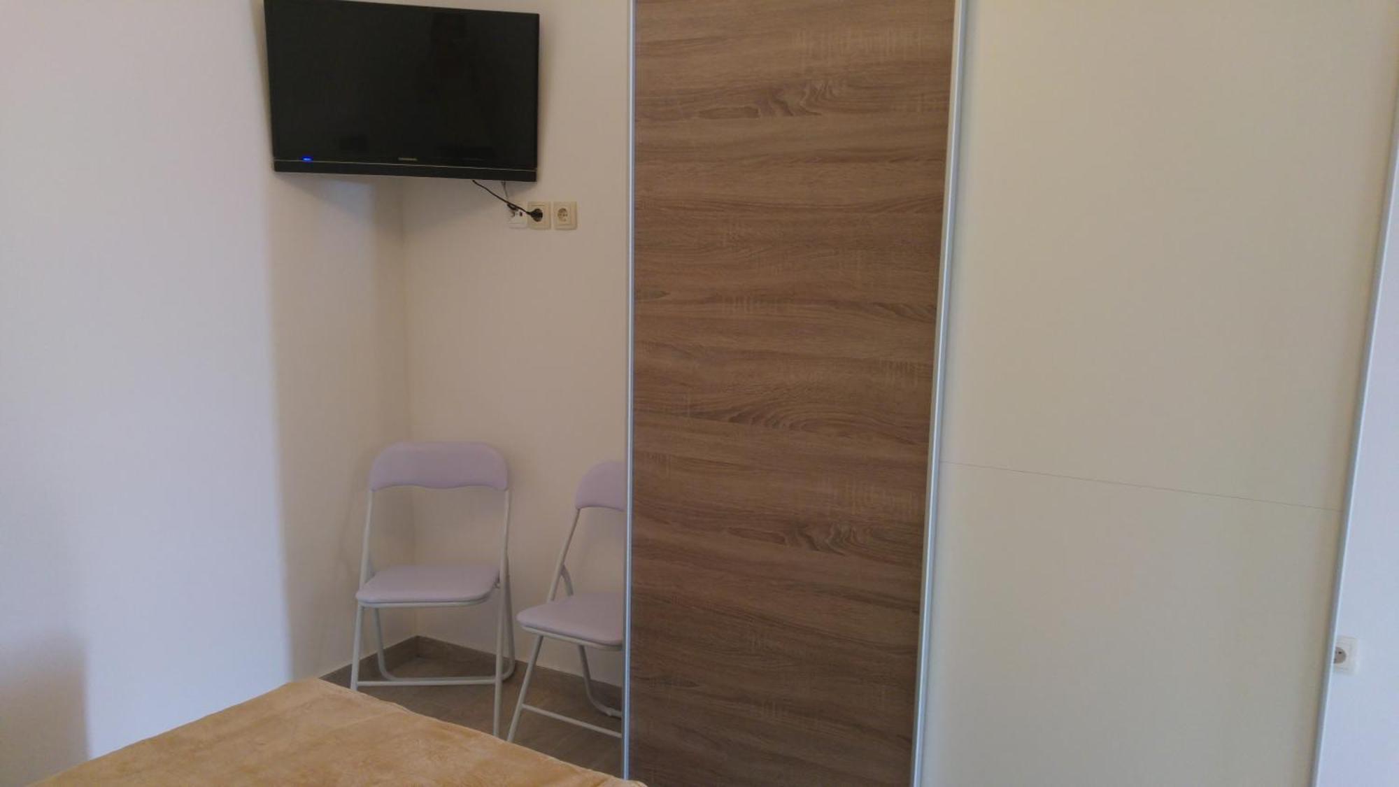 Apartments And Room Suza Senj  Esterno foto