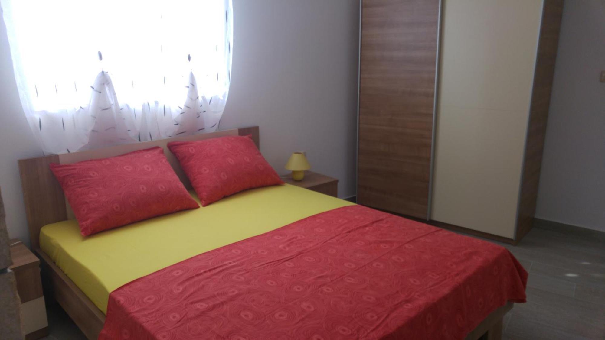 Apartments And Room Suza Senj  Esterno foto